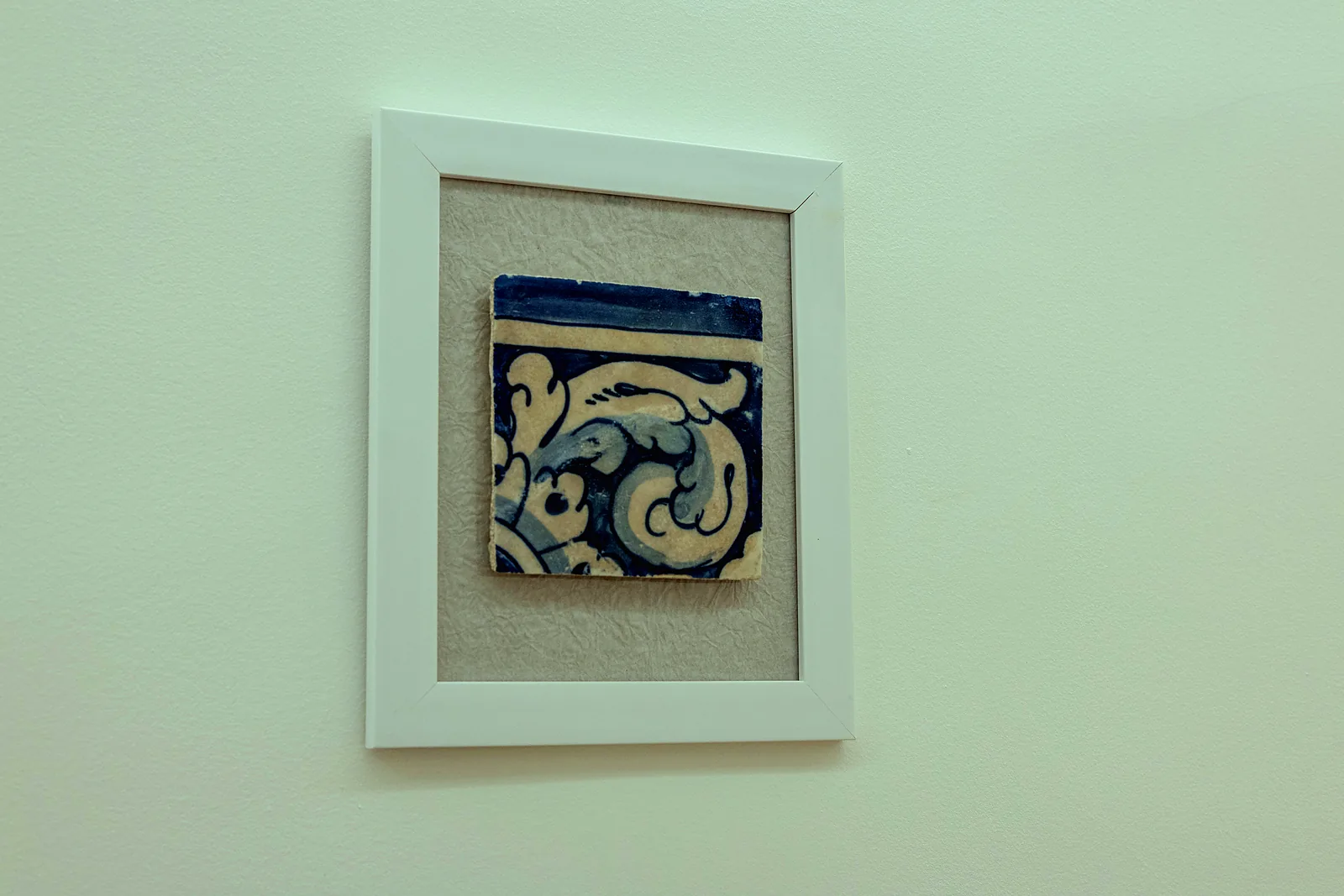 Framed blue and white tile, Casa dos Azulejos