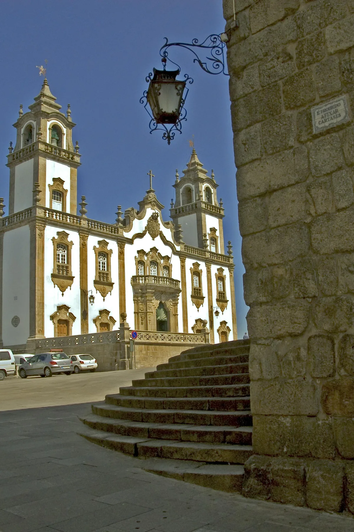 Igreja da Misericórdia e Praça D. Duarte